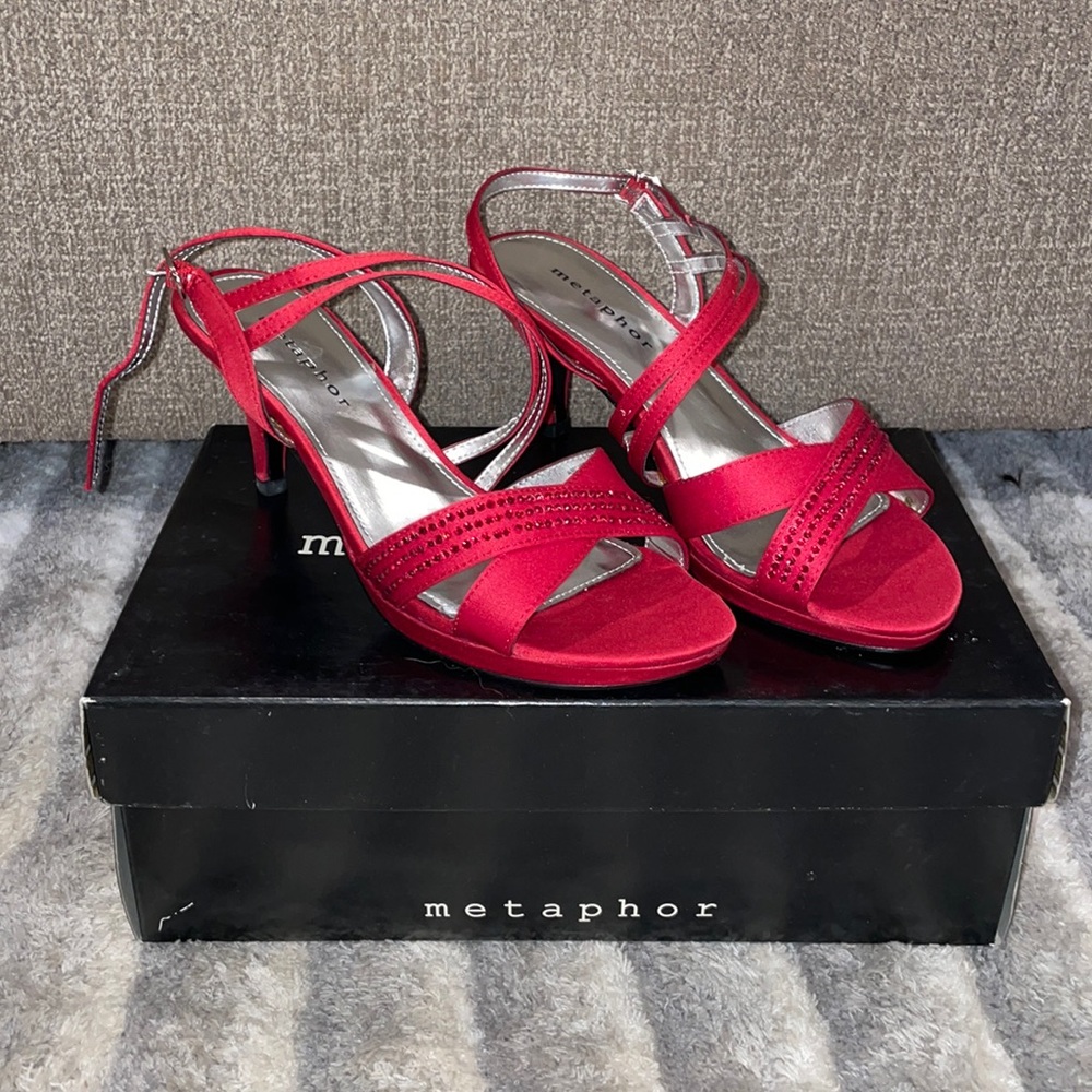 Metaphor red ruby heels - Picture 2 of 7